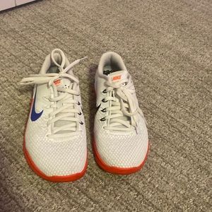 Womens Nike metcon 4 XD white blue crimson